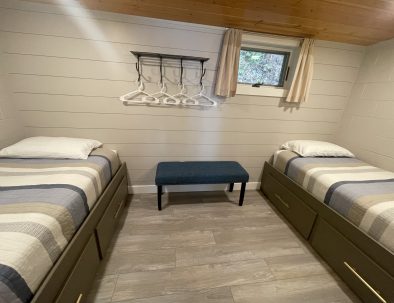 Back bedroom with twin beds